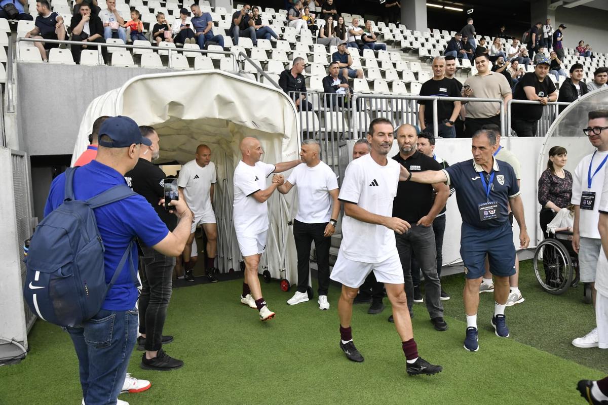 Rămâne cum am stabilit: duelul UEFAntastic s-a încheiat precum în urmă cu două decenii » Pe gazon, FCSB - Rapid n-a fost deloc un demonstrativ