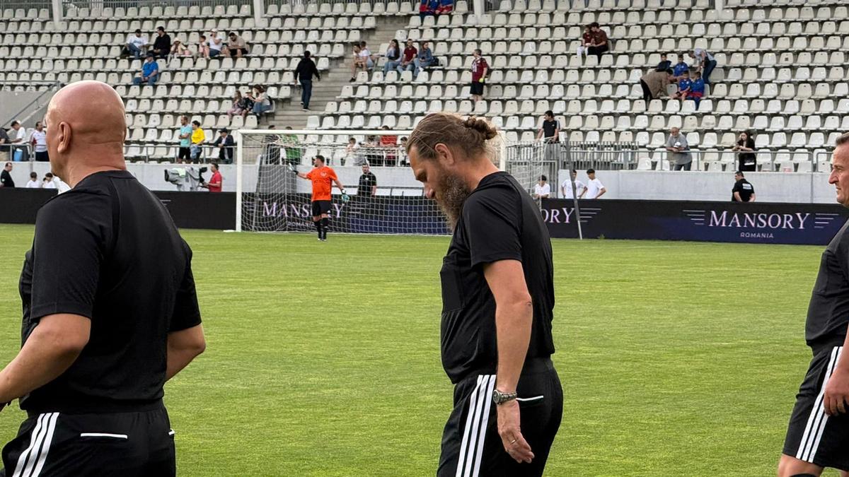 Rămâne cum am stabilit: duelul UEFAntastic s-a încheiat precum în urmă cu două decenii » Pe gazon, FCSB - Rapid n-a fost deloc un demonstrativ