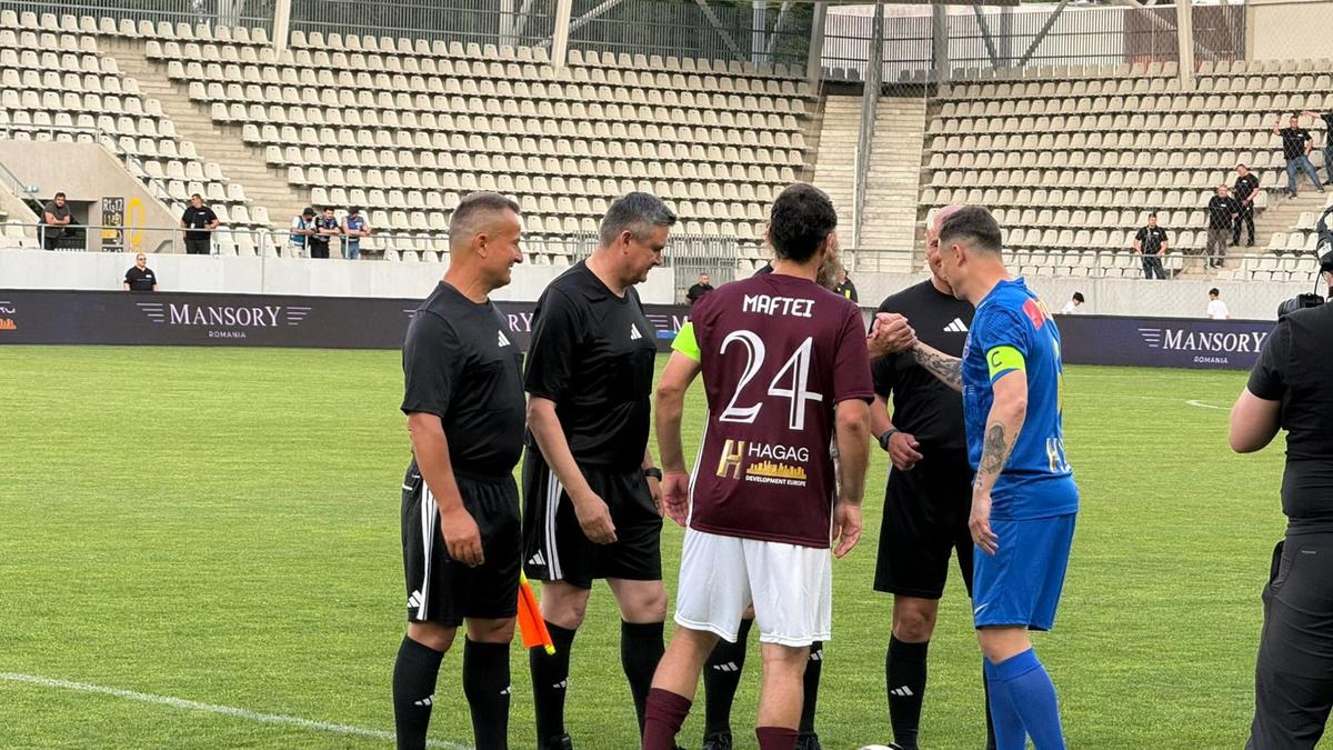 Rămâne cum am stabilit: duelul UEFAntastic s-a încheiat precum în urmă cu două decenii » Pe gazon, FCSB - Rapid n-a fost deloc un demonstrativ