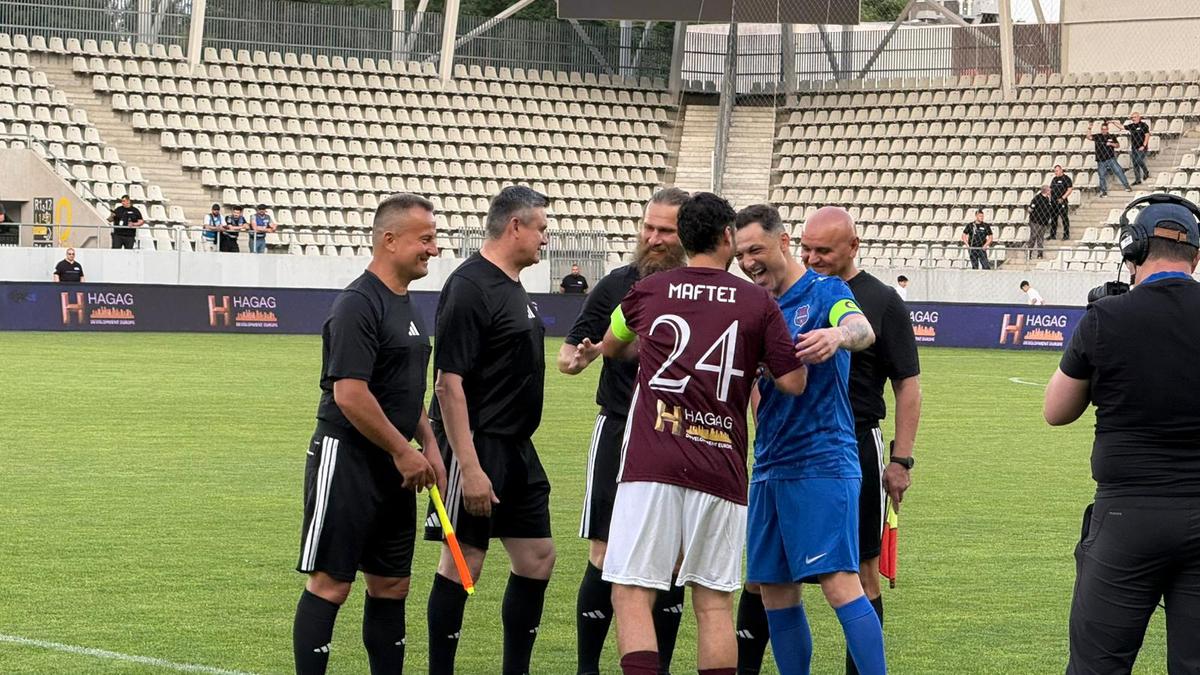 Rămâne cum am stabilit: duelul UEFAntastic s-a încheiat precum în urmă cu două decenii » Pe gazon, FCSB - Rapid n-a fost deloc un demonstrativ