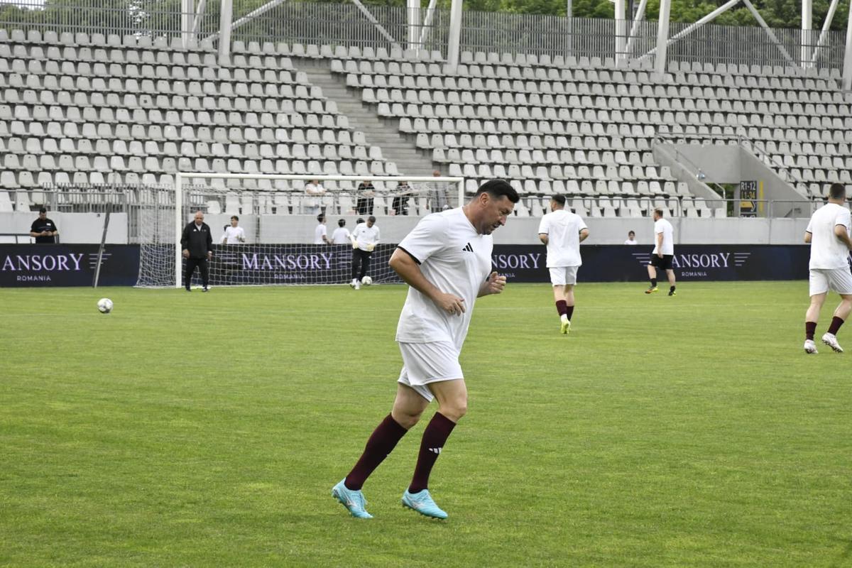 Rămâne cum am stabilit: duelul UEFAntastic s-a încheiat precum în urmă cu două decenii » Pe gazon, FCSB - Rapid n-a fost deloc un demonstrativ