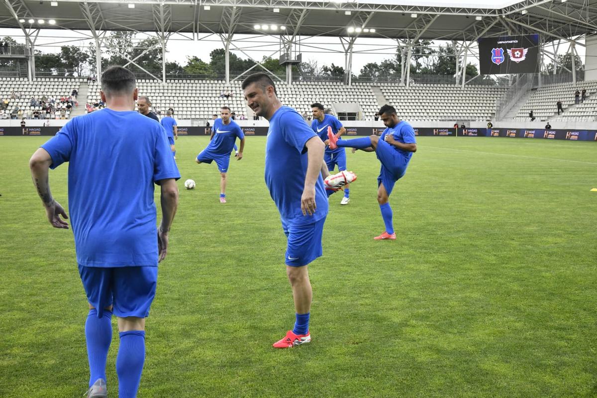 Rămâne cum am stabilit: duelul UEFAntastic s-a încheiat precum în urmă cu două decenii » Pe gazon, FCSB - Rapid n-a fost deloc un demonstrativ