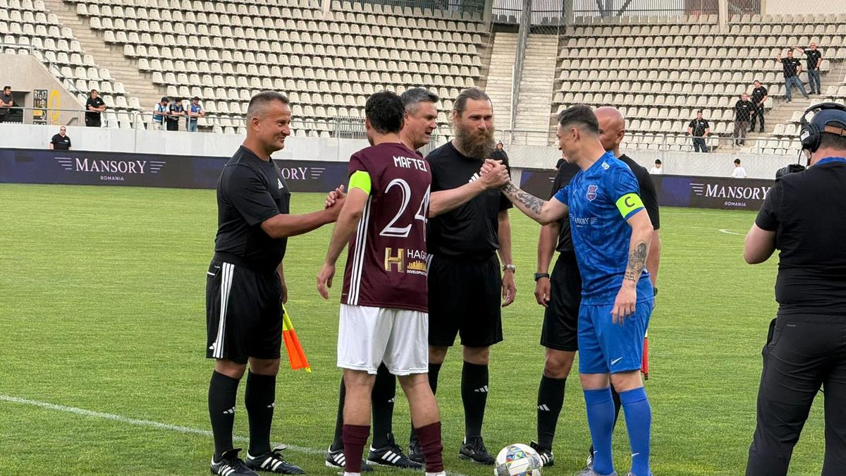 Rămâne cum am stabilit: duelul UEFAntastic s-a încheiat precum în urmă cu două decenii » Pe gazon, FCSB - Rapid n-a fost deloc un demonstrativ
