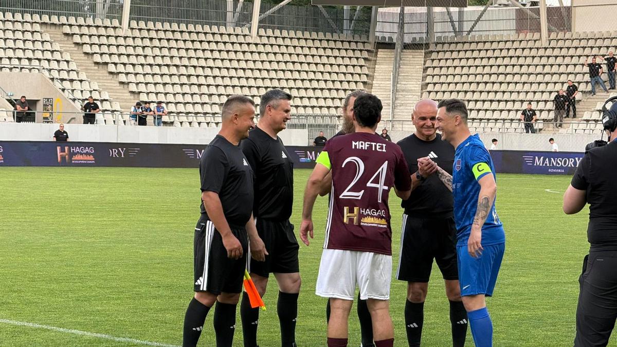 Rămâne cum am stabilit: duelul UEFAntastic s-a încheiat precum în urmă cu două decenii » Pe gazon, FCSB - Rapid n-a fost deloc un demonstrativ