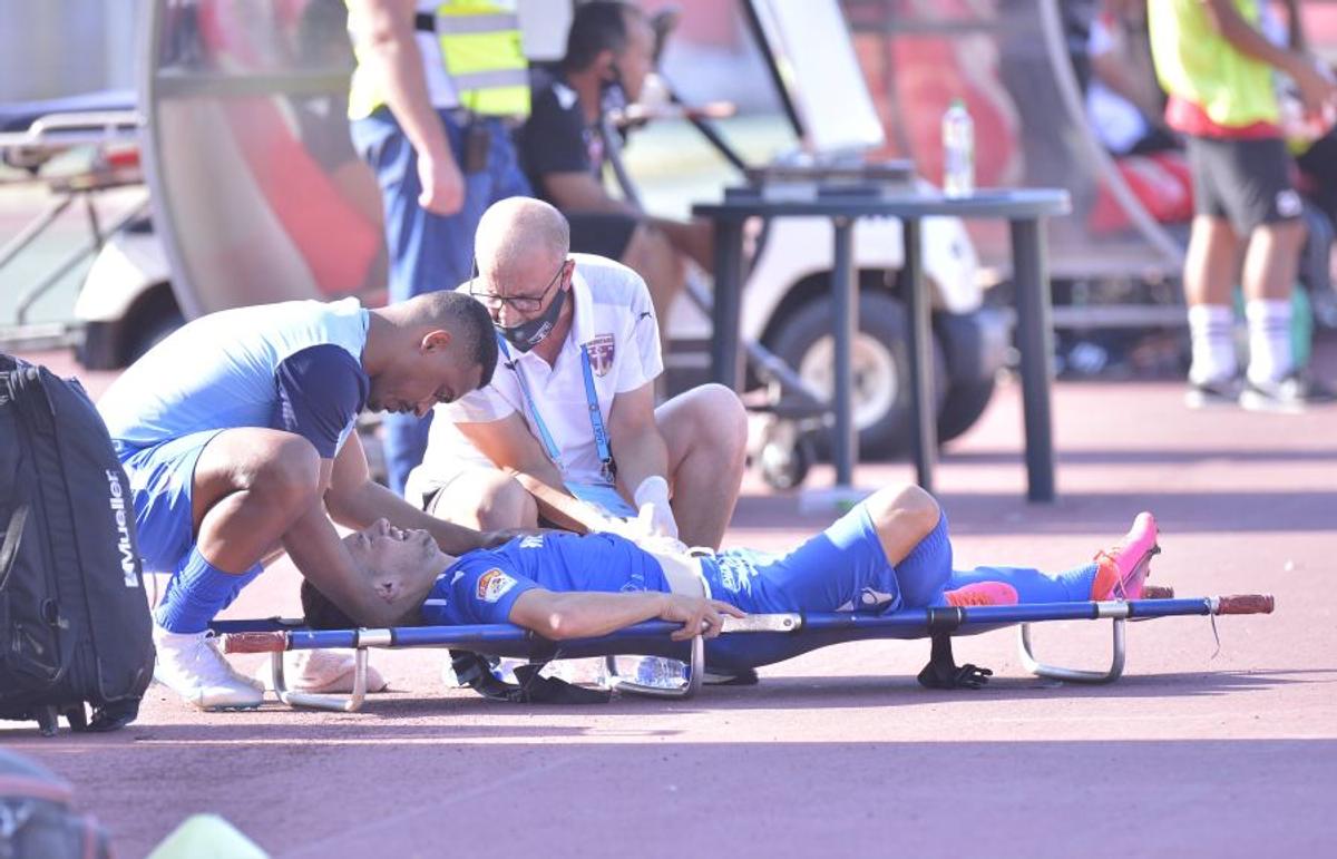 DINAMO - VOLUNTARI. FOTO A părăsit terenul în lacrimi după o lovitură dureroasă, fără minge!