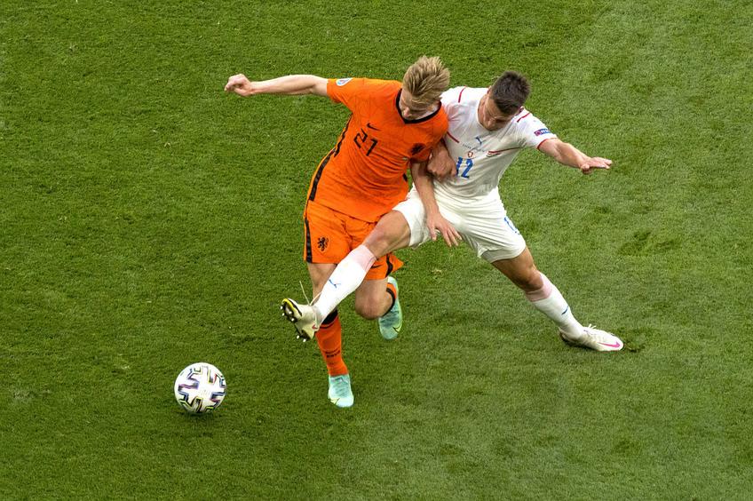 Frenkie De Jong, criticat de Gullit // FOTO: Imago