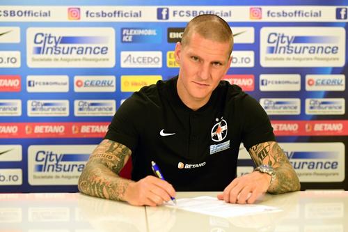 Zdenek Ondrasek a semnat cu FCSB // foto: Facebook @ FCSB