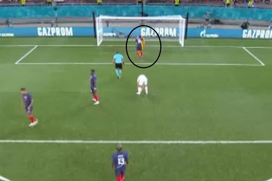 Karim Benzema, alături de Hugo Lloris // foto: captură Pro TV Karim Benzema, spectacol total pe Arena Națională! Atacantul francez, decisiv la ambele porți