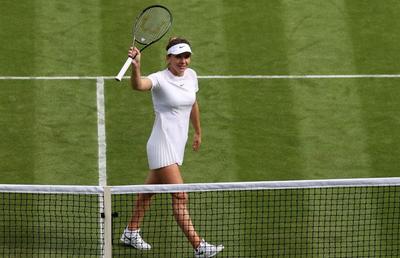 Simona Halep pictează pe iarba de la Wimbledon » Prestație magnifică în fața cehoaicei Muchova + cine e adversara din turul II
