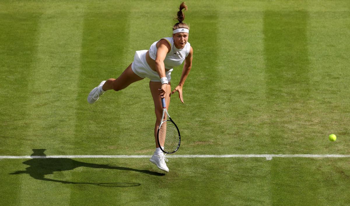 Simona Halep pictează pe iarba de la Wimbledon » Prestație magnifică în fața cehoaicei Muchova + cine e adversara din turul II