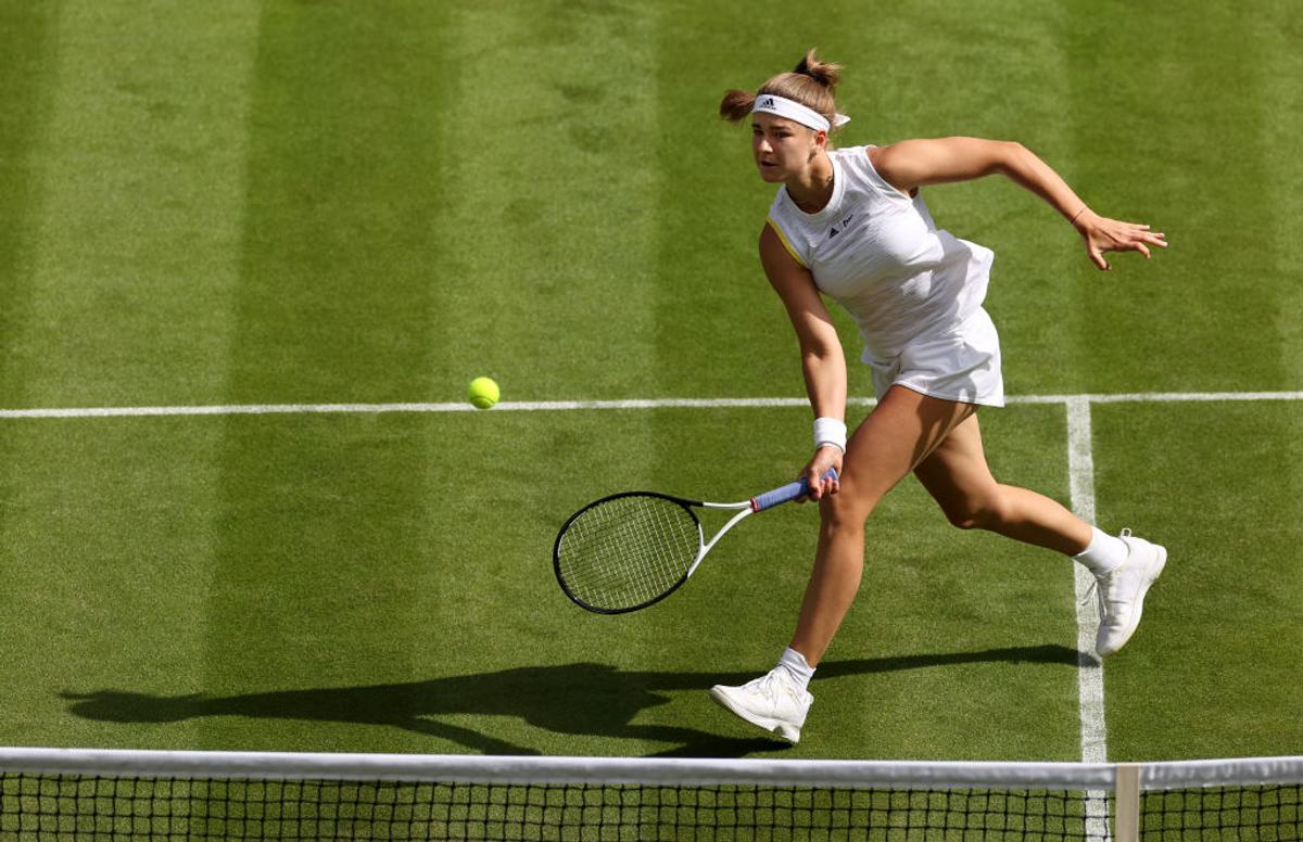 Simona Halep pictează pe iarba de la Wimbledon » Prestație magnifică în fața cehoaicei Muchova + cine e adversara din turul II