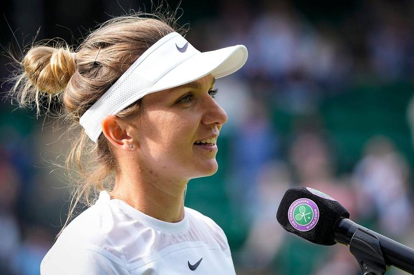 Simona Halep (30 de ani, 18 WTA) a învins-o pe cehoaica Karolina Muchova (25 de ani, 81 WTA), scor 6-3, 6-2, în primul tur de la Wimbledon. La final, sportiva noastră a spus că iubește din nou tenisul datorită antrenorului francez Patrick Mouratoglou.