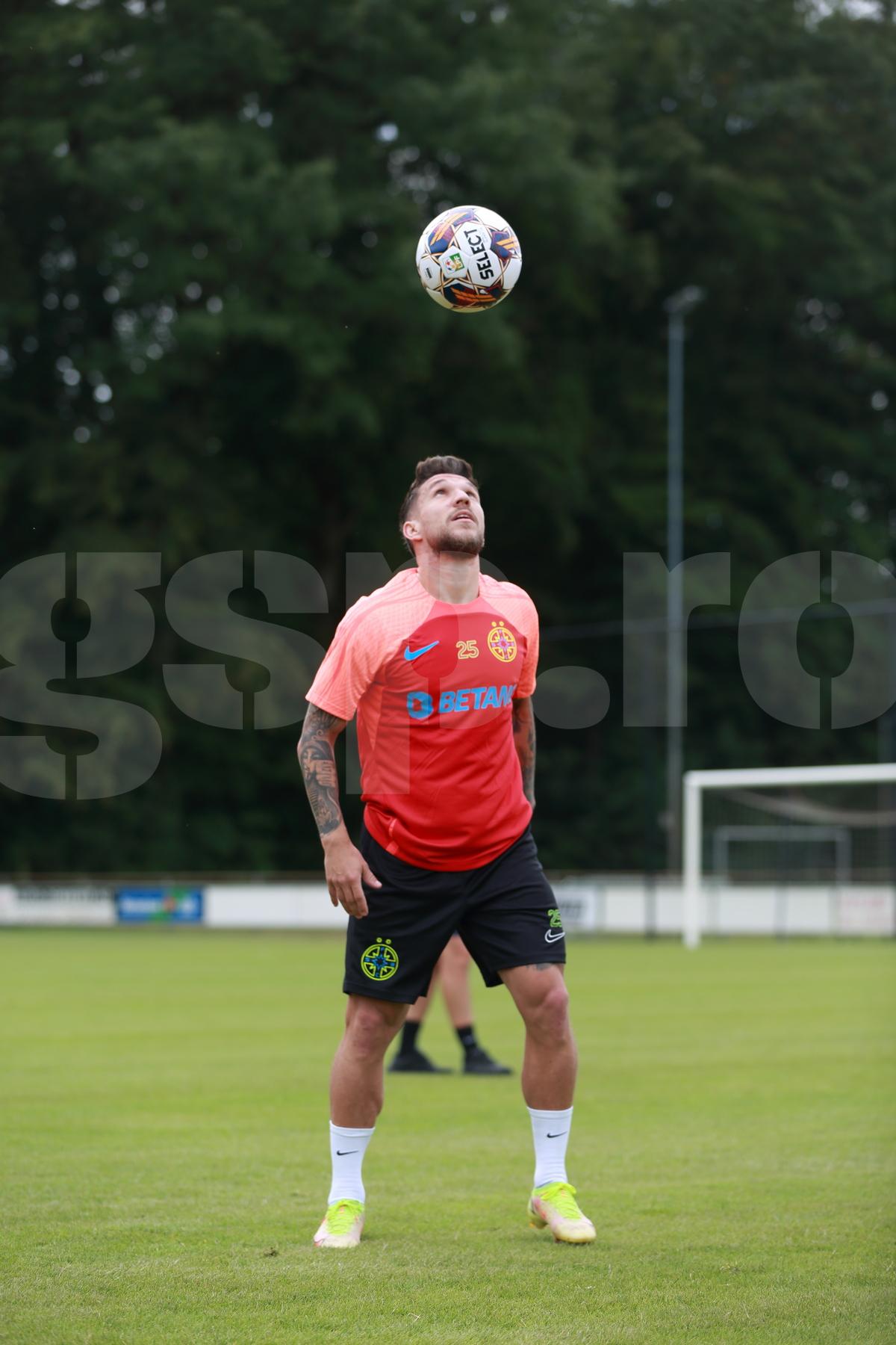 FCSB are un nou număr 9
