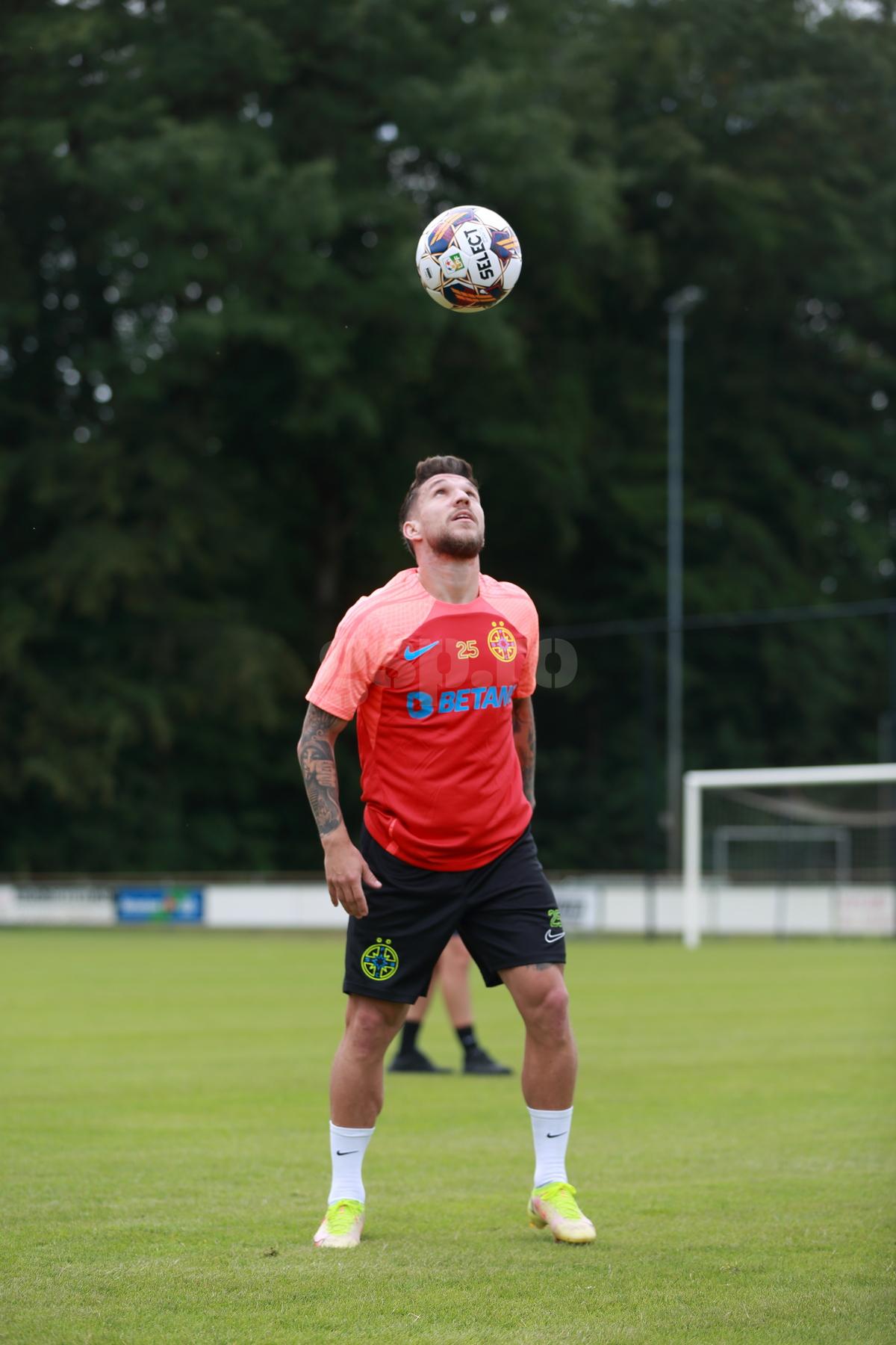 „Să consemnați cu exactitate cine a câștigat!” » SHOW cu MM, Charalabous și Mache la fotbal-tenis, în cantonamentul FCSB