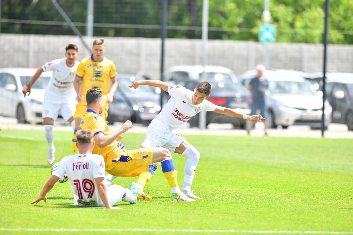 Jayson Papeau l-a pus la punct pe Gigi Becali: „Să ne lase în pace, să mai vadă o dată Rapid - FCSB 5-1. Îi mai batem de 10 ori!”