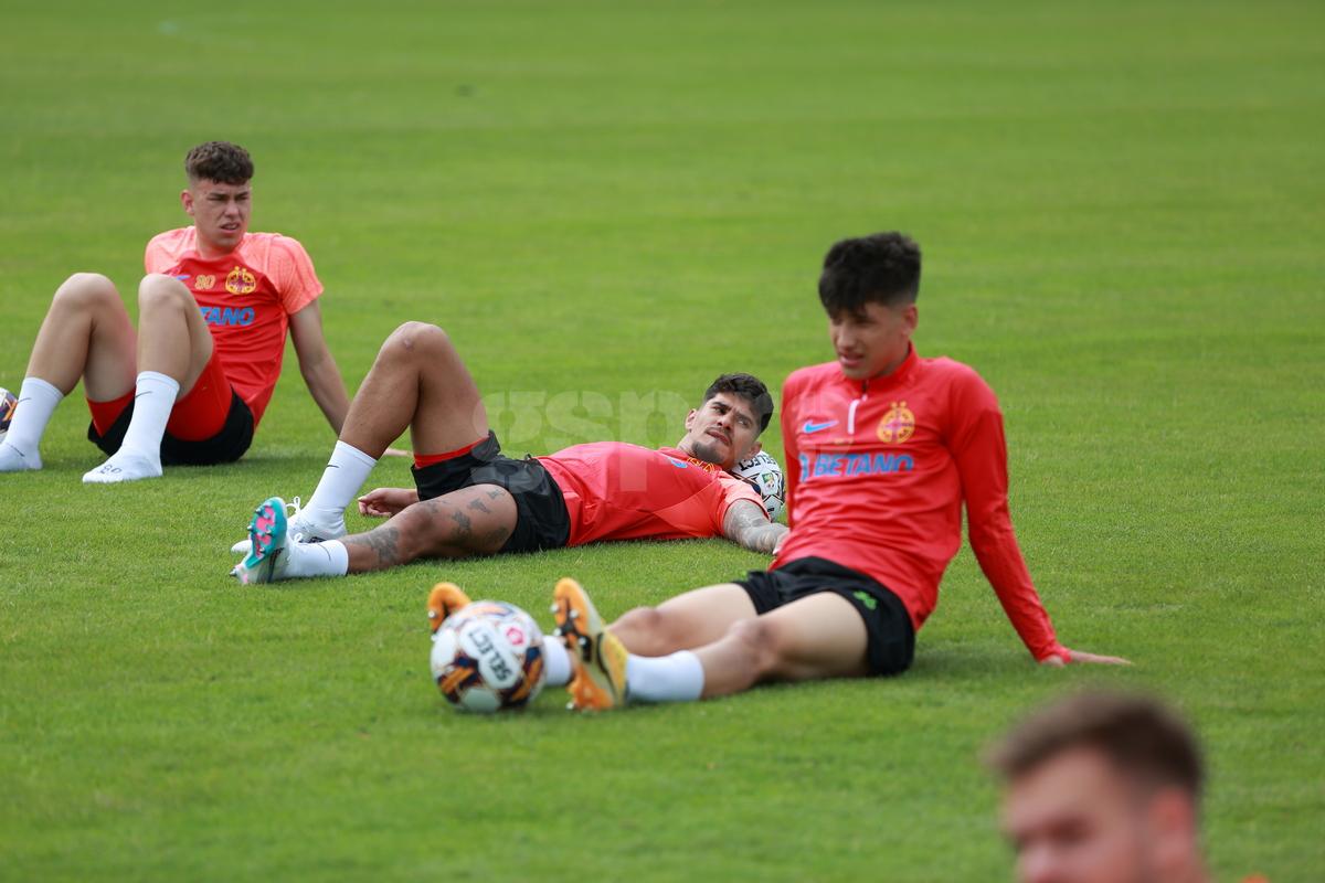 „Să consemnați cu exactitate cine a câștigat!” » SHOW cu MM, Charalabous și Mache la fotbal-tenis, în cantonamentul FCSB