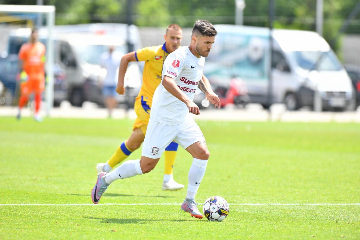 Curaj în fața lui Adrian Mutu » Cum s-a mișcat Cătălin Cîrjan la debutul în tricoul Rapidului