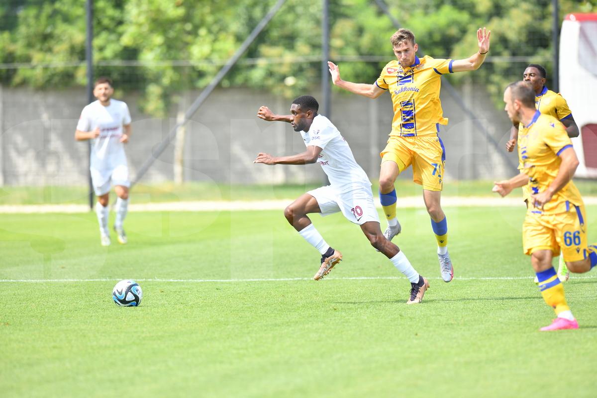 Jayson Papeau l-a pus la punct pe Gigi Becali: „Să ne lase în pace, să mai vadă o dată Rapid - FCSB 5-1. Îi mai batem de 10 ori!”
