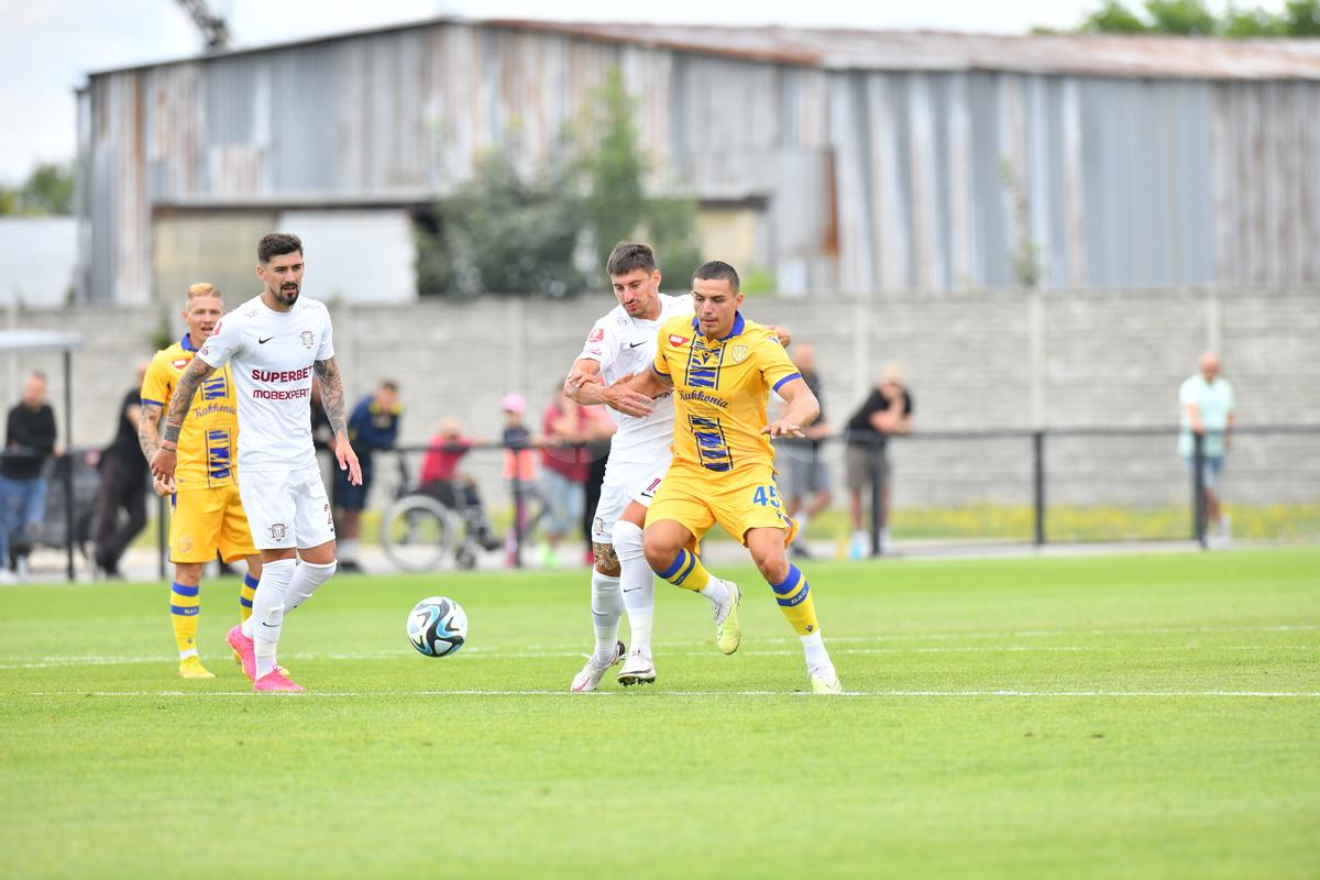 5 concluzii după primul test al Rapidului în această vară: „Nu mai plânge, joacă fotbal!” + Ce inovații propune Adrian Mutu