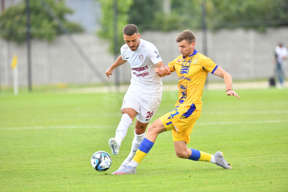 Curaj în fața lui Adrian Mutu » Cum s-a mișcat Cătălin Cîrjan la debutul în tricoul Rapidului