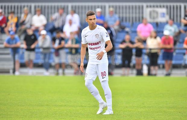 Curaj în fața lui Adrian Mutu » Cum s-a mișcat Cătălin Cîrjan la debutul în tricoul Rapidului