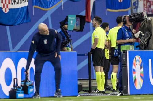 Makkelie la Italia - Croația, 1-1 / Foto: Imago