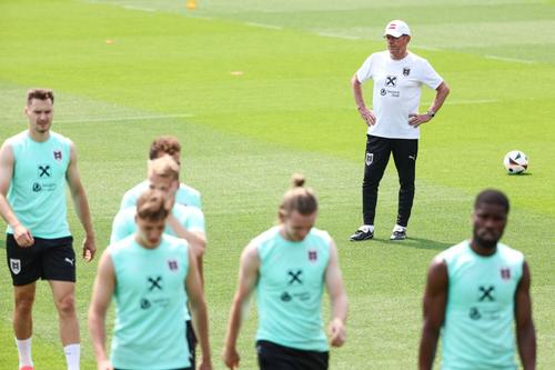 Austriecii, la antrenament, sub comanda neamțului Ralf Rangnick / foto: Imago