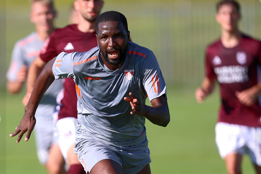 Ibrahima Conte în amicalul împotriva celor de la Sarajevo / Foto: Facebook UTA Arad, înfrângere în al doilea amical al verii în fața unei formații de Conference League