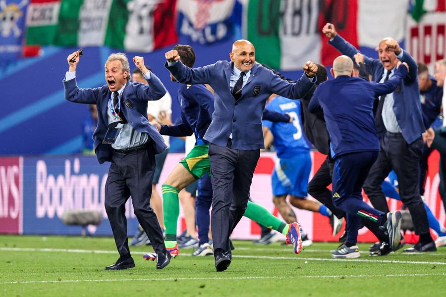 În căutarea spionului din vestiar, Luciano Spalletti a sunat un ziarist la ora 2 noaptea! Ce motiv a invocat selecționerul Italiei și cum s-a terminat polemica