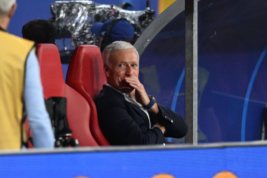 Didier Deschamps, pus sub presiune de presa franceză. Selecționerul mai are contract până după CM 2026 / Foto: Imago Scandal la vicecampioana mondială » Didier Deschamps a scindat vestiarul Franței: s-a certat cu trei jucători