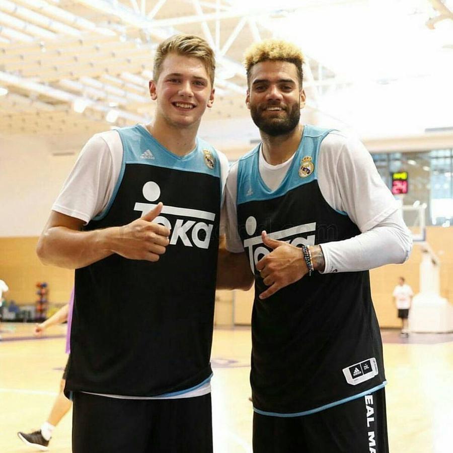 Luka Doncic și Jeffery Taylor/Foto: Instagram A jucat 3 sezoane cu Luka Doncic, a câștigat Euroliga cu Real Madrid și tocmai a semnat cu U-BT Cluj-Napoca: „Un apărător incredibil”