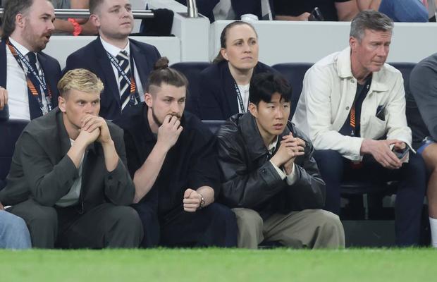 Omul care cunoaște din interior Tottenham anunță: „Radu Drăgușin probabil a discutat cu managerul despre viitorul său. Îmi imaginez că e frustrat”