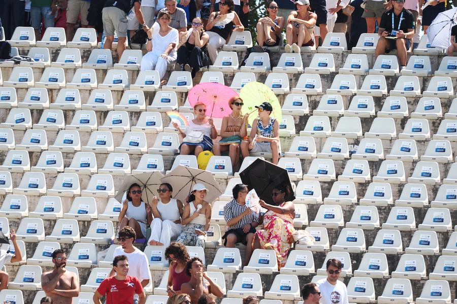 Spectatori în tribune la Foro Italico FOTO Roxana Fleșeru Roma e a lui David Popovici! AUR și la 200 metri liber în Trofeo Settecolli » RECORD al competiției