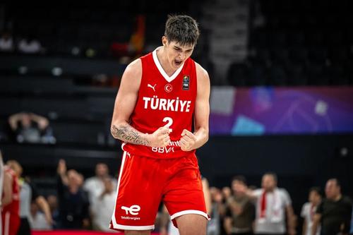 Prestație incredibilă pentru Darius Căruțașu la Mondialul U17/Foto: fiba.basketball