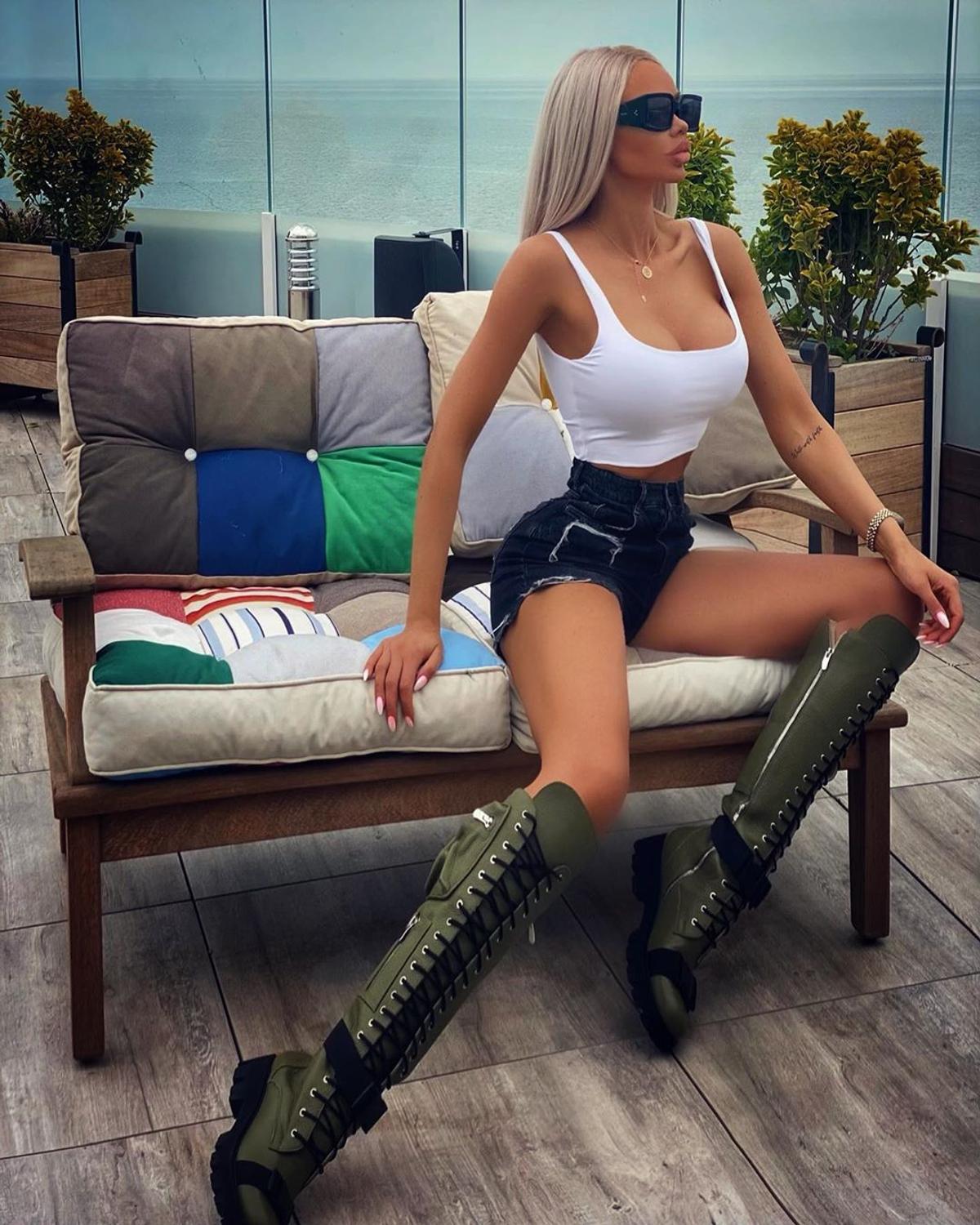 FOTO În ciuda lui Adrian Cristea și Victor Slav! Bianca Drăgușanu, imagini fierbinți alături de iubit