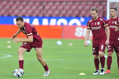 CFR Cluj - Lincoln Red Imps, manșa decisivă a turului 2 preliminar din Liga Campionilor (2-1 în tur), se joacă ACUM. „Feroviarii” conduc cu 1-0 la pauză.