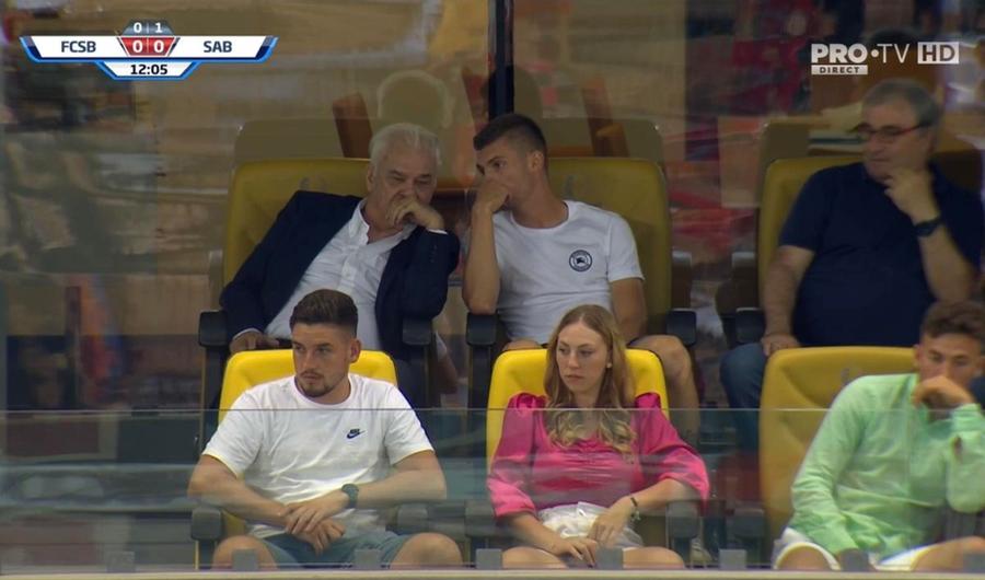 Florin Tănase, în tribune la meciul FCSB - Saburtalo // Foto: captură Pro TV Nu și-a uitat foștii colegi » Florin Tănase, în tribune la FCSB - Saburtalo alături de nume importante ale fotbalului românesc