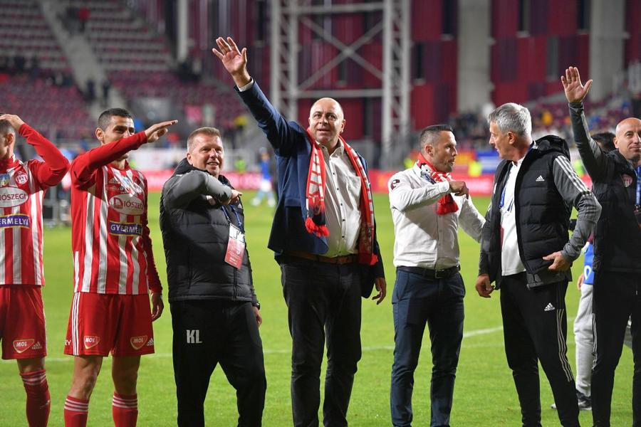 Elefanţii din încăperile de la Sepsi şi Csikszereda