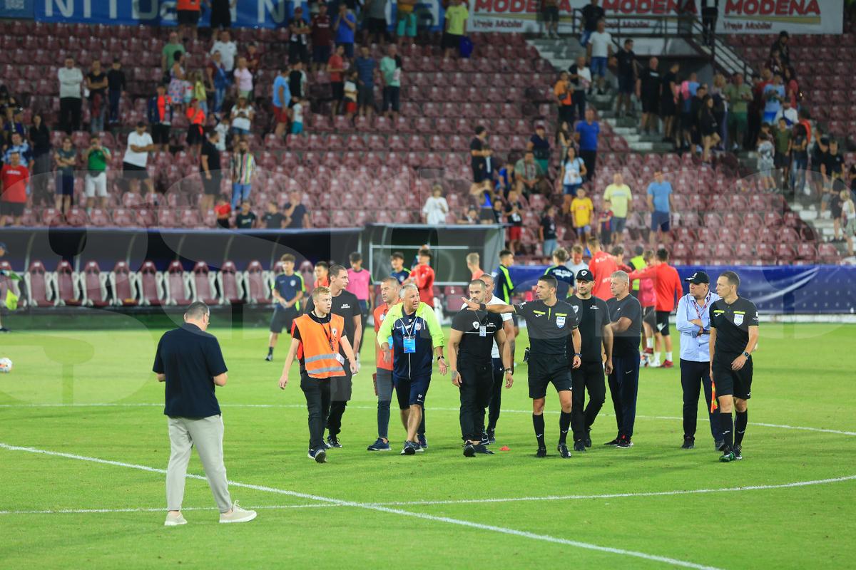 Universitatea Craiova a subordonat CFR la Cluj: schimbări cu sens ale lui Gâlcă, nervi prea mulți și fotbal puțin la Petrescu