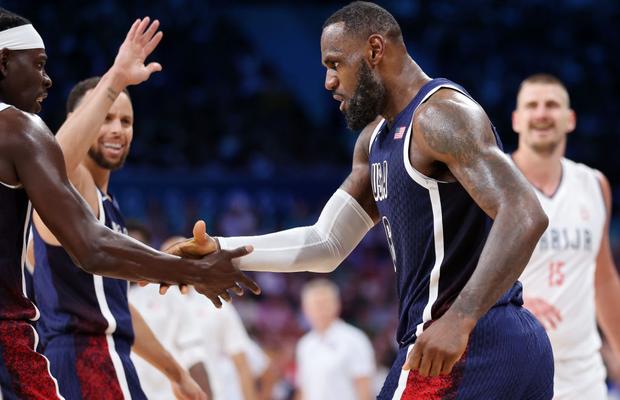 Dream Team-ul american a început în forță drumul către aurul olimpic » Serbia lui Jokic n-a avut nicio șansă: Kevin Durant, pe modul „lunetist”