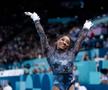 Simone Biles, în timpul calificărilor de gimnastică de la JO