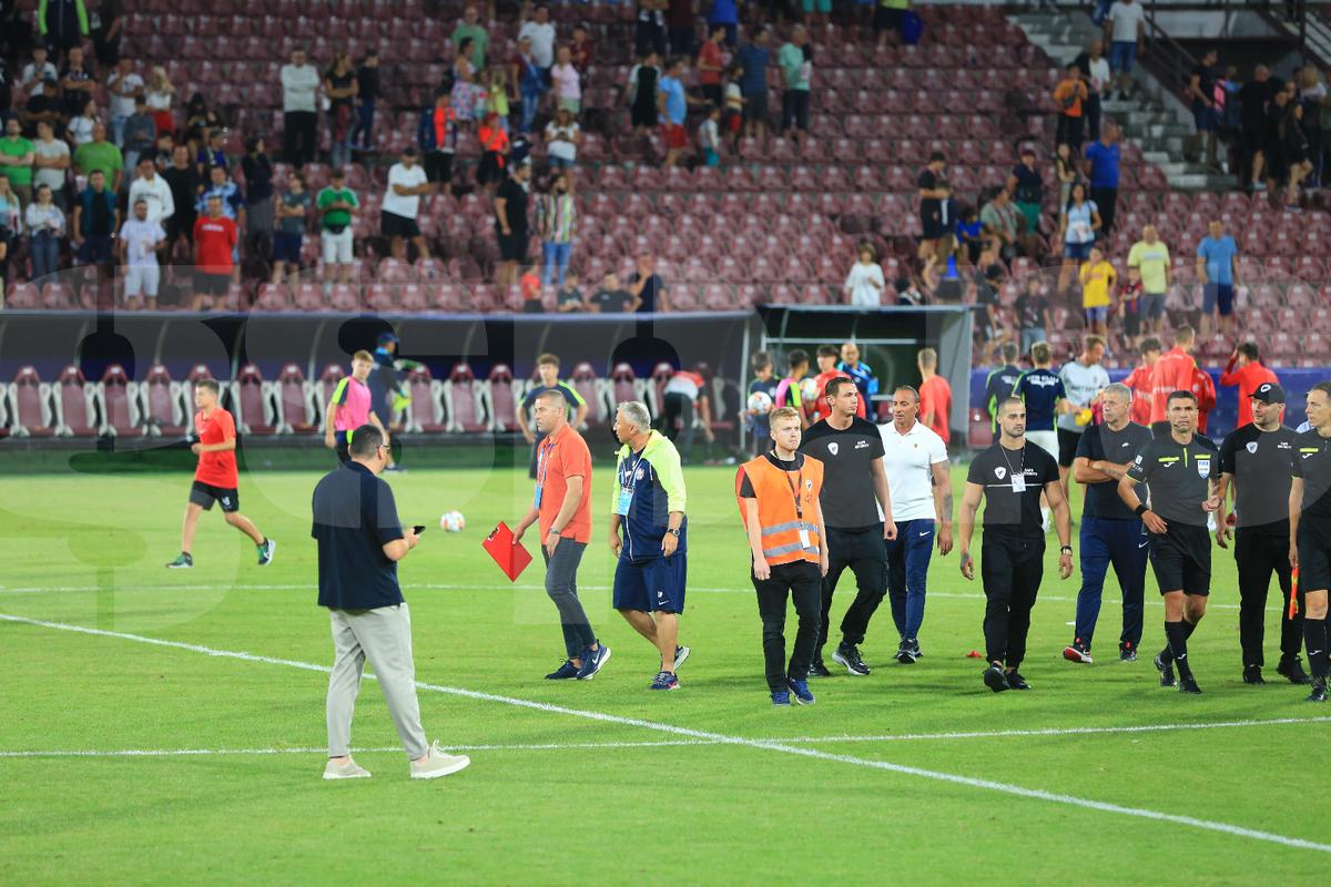 Universitatea Craiova a subordonat CFR la Cluj: schimbări cu sens ale lui Gâlcă, nervi prea mulți și fotbal puțin la Petrescu