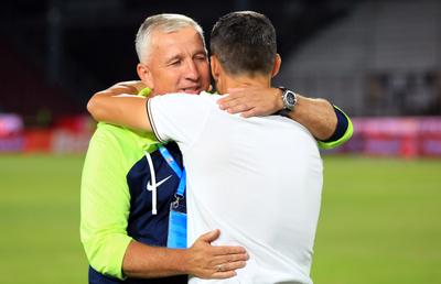 10 detalii observate de pe stadion la CFR Cluj - Universitatea Craiova » Înjurat fără oprire și decizia de ultimă oră a lui Dan Petrescu