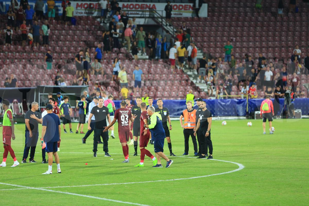 Universitatea Craiova a subordonat CFR la Cluj: schimbări cu sens ale lui Gâlcă, nervi prea mulți și fotbal puțin la Petrescu