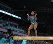 Simone Biles, în timpul calificărilor de gimnastică de la JO