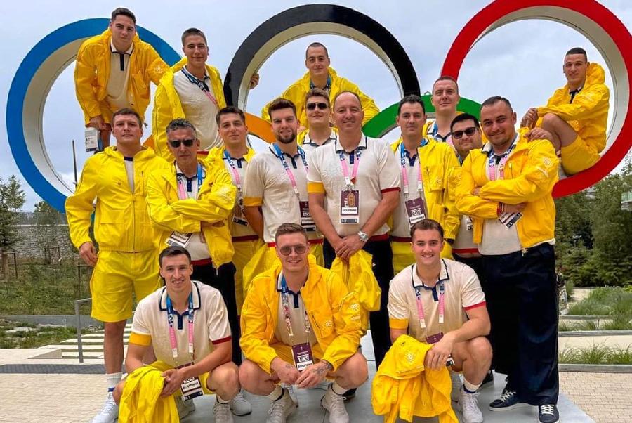 Naționala de polo masculin, în Satul Olimpic / Sursă foto: Facebook „Mergeam zilnic peste 10 km pe jos” » Confesiunile lui Marius Țic, căpitanul României la Jocurile Olimpice: „Dacă devenim conștienți de un lucru, urcăm în clasamentul mondial”