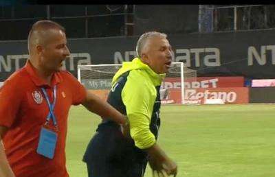 Dan Petrescu a depășit orice limită » Ieșire scandaloasă la adresa arbitrilor din CFR Cluj - Universitatea Craiova! Oprit cu greu de colaboratori
