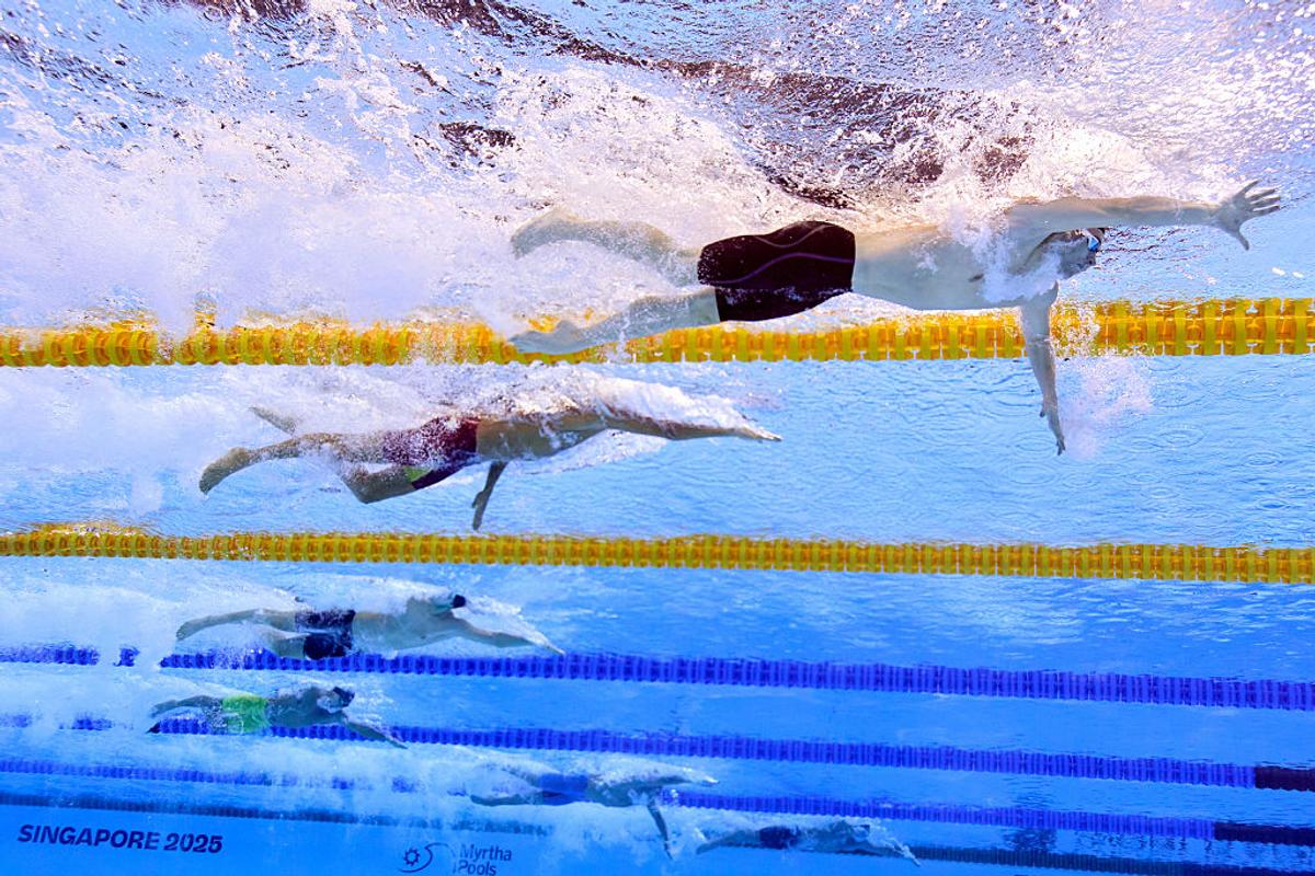 David Popovici, calificat în semifinalele probei de 200 m liber la Campionatele Mondiale de la Singapore