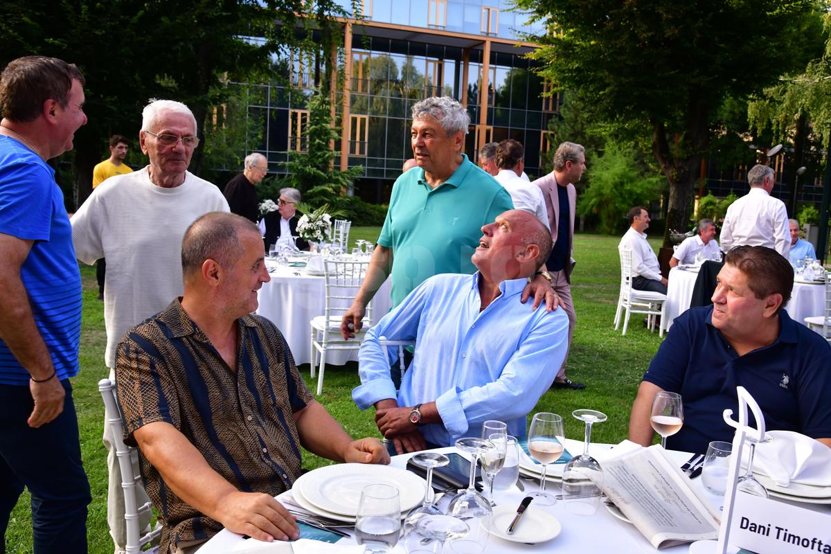 Mircea Lucescu și-a serbat luni ziua de naștere! Nume uriașe din fotbalul românesc la petrecerea selecționerului