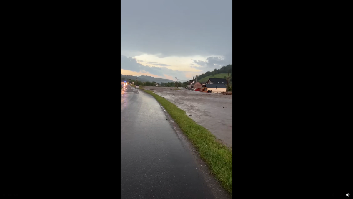 Inundațiile din Broșteni